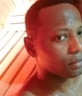 Rencontre Homme : Kennedy, 34 ans à France  Villefranche-de-Rouergue 